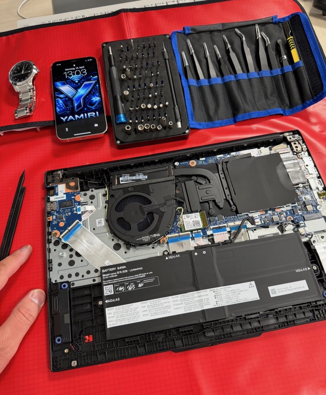 Profi-Werkzeug für Laptop-Reparatur